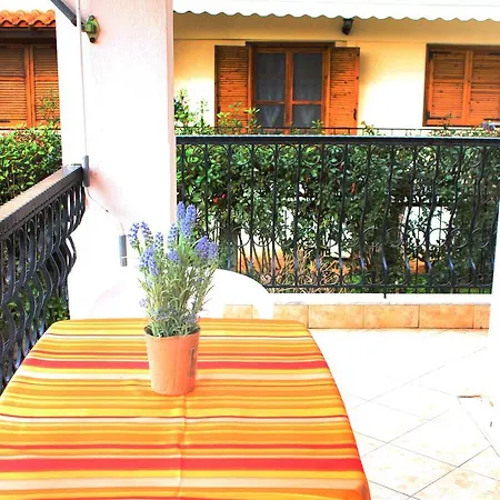 Souzana Rooms Nea Plagia Exterior photo